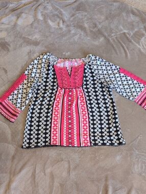 Crown & Ivy Navy and Pink Boho V Neck Tunic Size Large